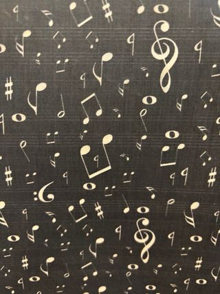 Silla de oficina con funda musical