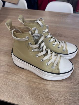 Zapatilla botín Tenth beige y blanco