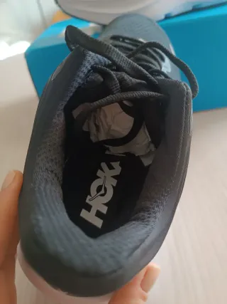 Deportivas Hoka Negras y Blancas