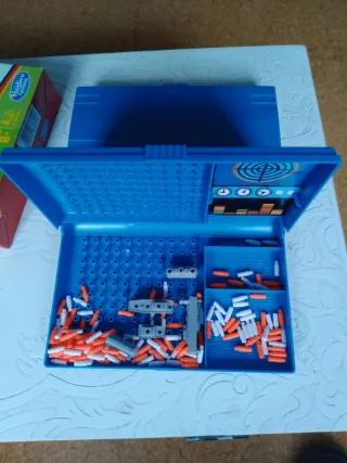 Juegos de mesa: Monopoly, Thumb Wars, Magnet-Spiel