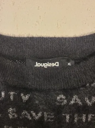 Jersey Desigual letras negro/plata Talla Única