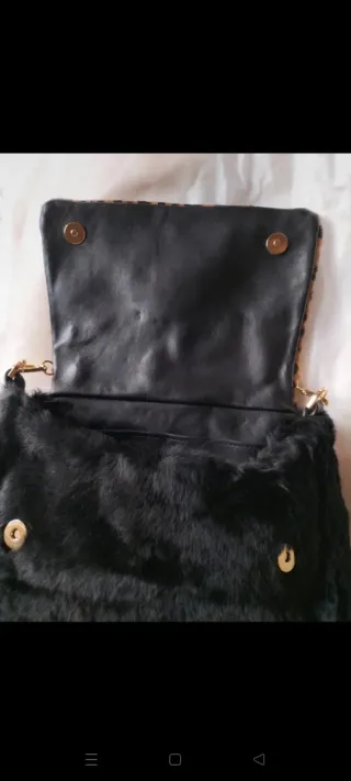 Borsa in vera pelle nera con tracolla