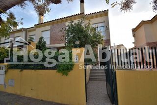 Casa adosada en venta en Zona Playa en Burriana