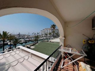 Piso en venta en Puerto de la Duquesa en Manilva