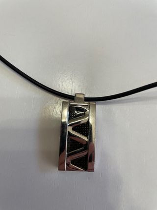 Collar Lotus Plata y Negro Hombre