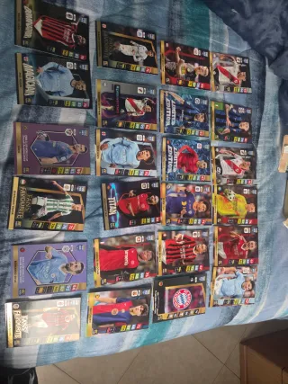 24 carte Adrenalyn XL FIFA 365 2025 10y Ed.