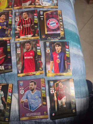 24 carte Adrenalyn XL FIFA 365 2025 10y Ed.