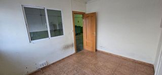 Local comercial en alquiler en Santa Cruz - Industria - Polígono Campollano en Albacete