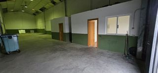 Local comercial en alquiler en Santa Cruz - Industria - Polígono Campollano en Albacete