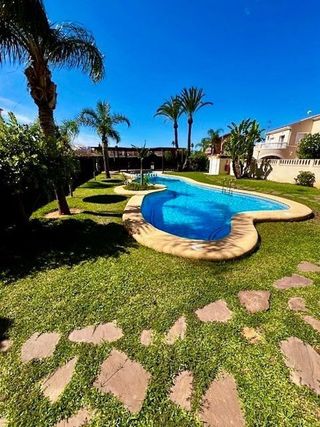 Piso en venta en Les Marines/Las Marinas en Dénia