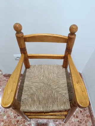 Silla alta madera asiento mimbre regalo cojin.