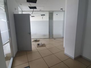 Oficina en alquiler en Palacio de Congresos - Urbadiez - Entrepuentes en Sevilla