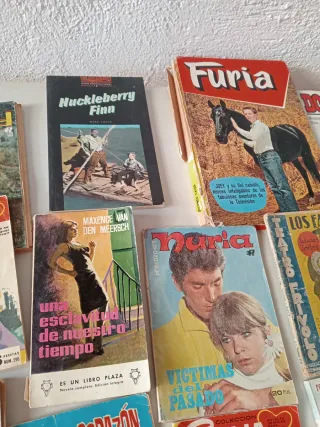 28 novelas antiguas de varios géneros.