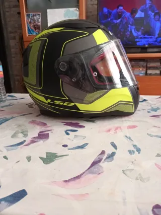 Casco de Moto LS2 Negro y Amarillo talla S