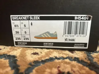 Zapatillas Adidas Breaknet Sleek (estilo samba)