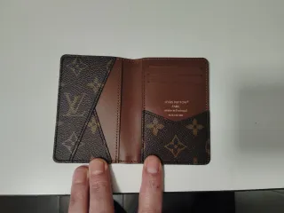 Tarjetero Louis Vuitton Marrón