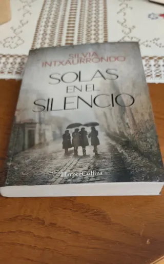 Solas en el silencio