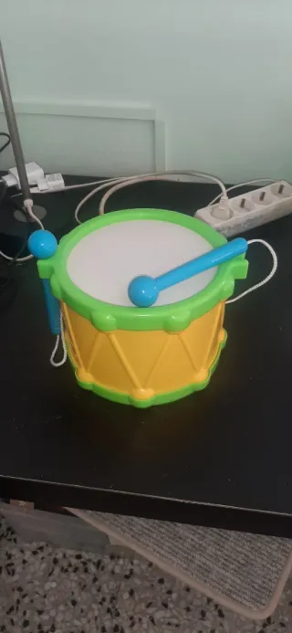 Tambor infantil de juguete