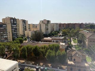 Piso en venta en Parque Atlántico - Los Arcos - Aeropuerto Viejo en Sevilla