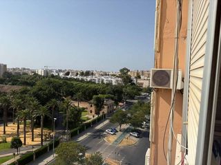 Piso en venta en Parque Atlántico - Los Arcos - Aeropuerto Viejo en Sevilla