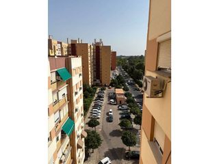 Piso en venta en Parque Atlántico - Los Arcos - Aeropuerto Viejo en Sevilla
