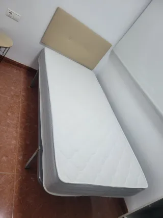 Colchón, somier y cabecero