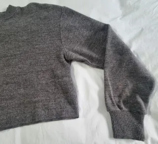 Conjunto Zara falda y sudadera gris