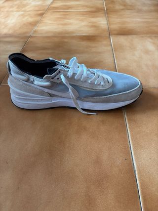 Zapatillas Nike Gris y Blanco