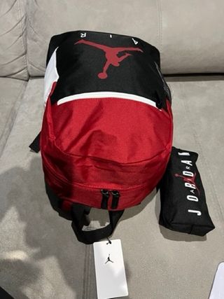 Mochila Jordan Air con estuche nueva