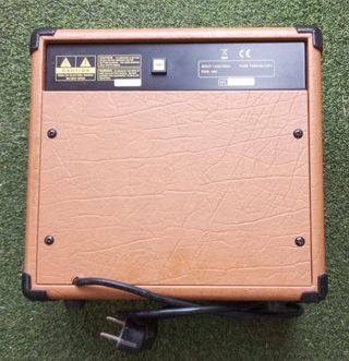 Amplificador acustico de guitarra ,marca Stagg 10