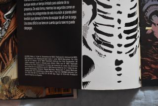 Lote 2 comics Aliens vs Predator y Aliens Nido