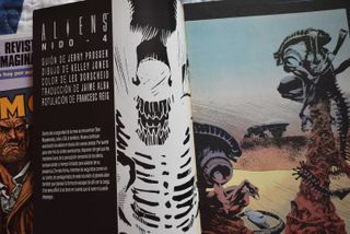 Lote 2 comics Aliens vs Predator y Aliens Nido