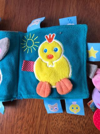 Libro de tela para bebés + sonajero búho Snooze