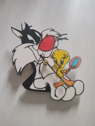 Orologio in legno dipinto a mano