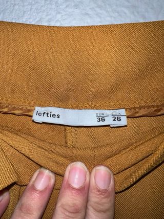 Pantalón de vestir Lefties