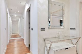 Ático en alquiler en Puerto Banús en Marbella