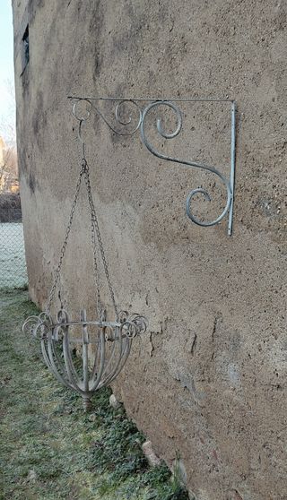 Porta vaso sospeso in metallo