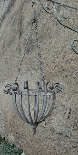 Porta vaso sospeso in metallo