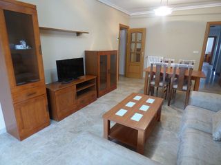 Piso en alquiler en Feria en Albacete