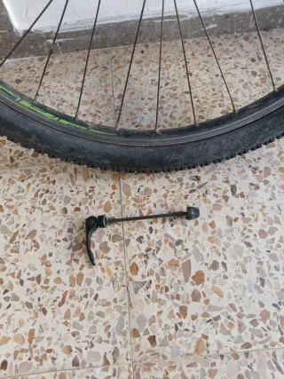 Rueda de Bicicleta Hutchinson Python