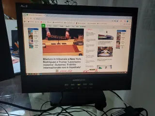 Monitor Hannspree XM 19 pollici effetto legno