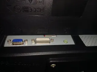 Monitor Hannspree XM 19 pollici effetto legno