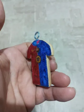 Portachiavi maglia Barcellona in legno