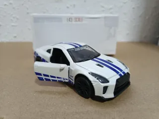Coche 1:43 Réplica Nissan GT-R Juguete