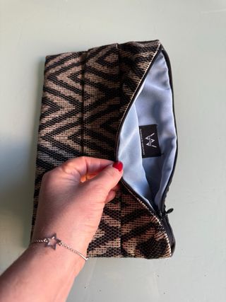 Bolso Clutch artesanal  Tejido Lujo Hilo Dorado