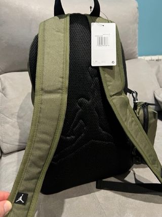 Mochila Jordan Air con estuche verde