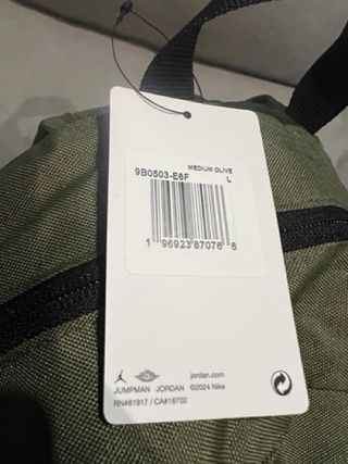 Mochila Jordan Air con estuche verde