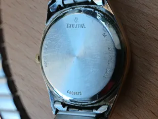 Reloj Caravelle by Bulova Cuarzo