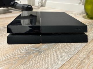 PS4 (PlayStation 4) con mando y cascos