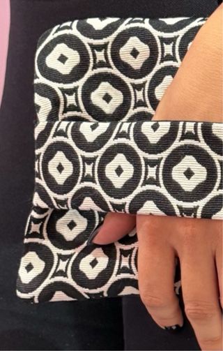 Bolso de mano artesanal blanco y negro